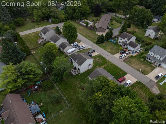 2439 Par Court, Oceola Township, MI 48843