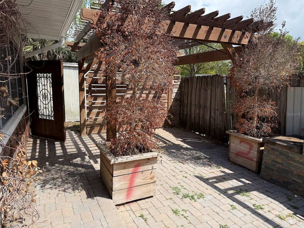 Image 23 of property listing at 2213 MURDOCK BOULEVARD, Orlando, FL 32817