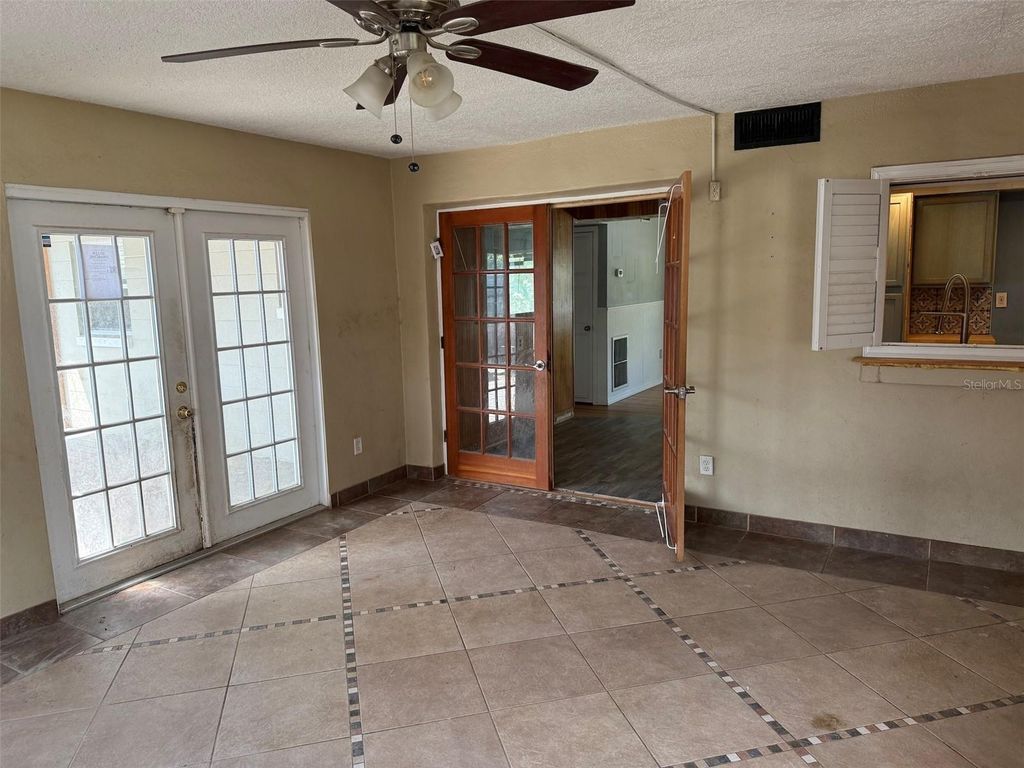 Image 9 of property listing at 2213 MURDOCK BOULEVARD, Orlando, FL 32817