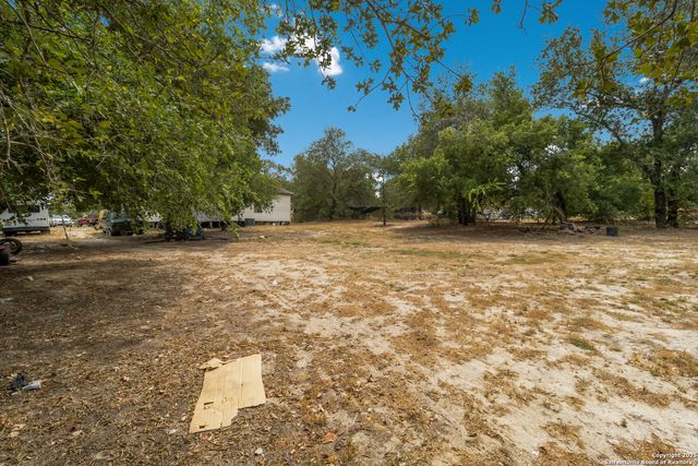 21925 Priest, Elmendorf, TX 78112