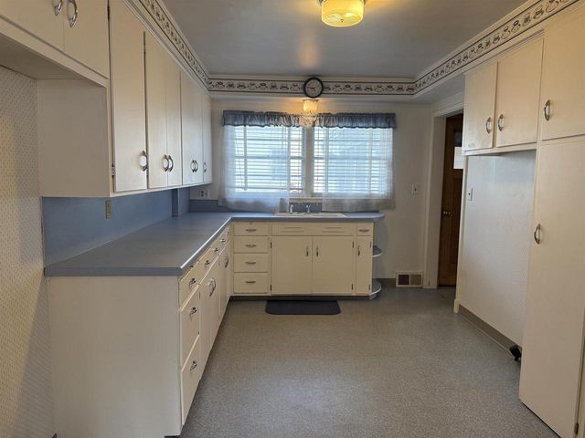 1216 LINDBERGH AVENUE, Stevens Point, WI 54481