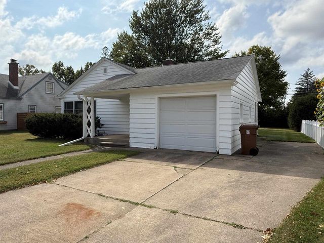 1216 LINDBERGH AVENUE, Stevens Point, WI 54481
