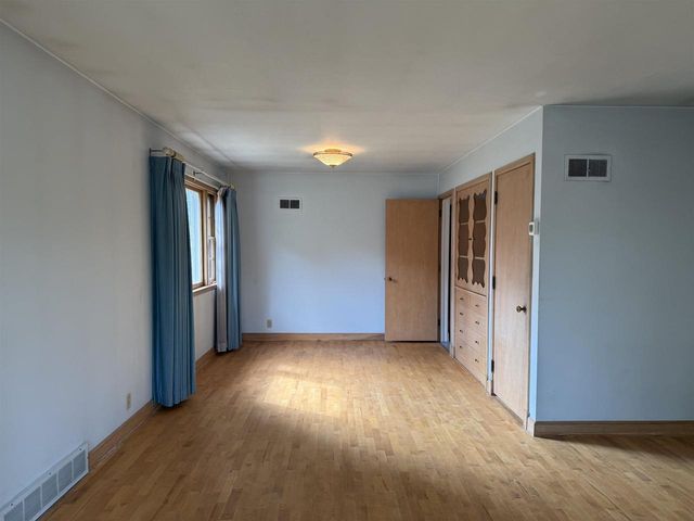 1216 LINDBERGH AVENUE, Stevens Point, WI 54481