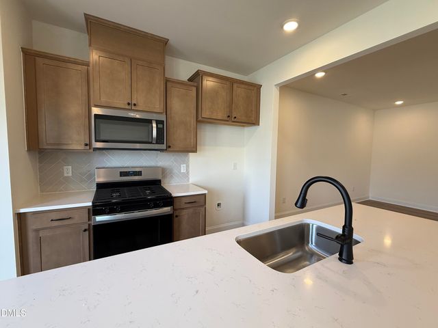 902 Kensley Grove Lane, Fuquay Varina, NC 27526