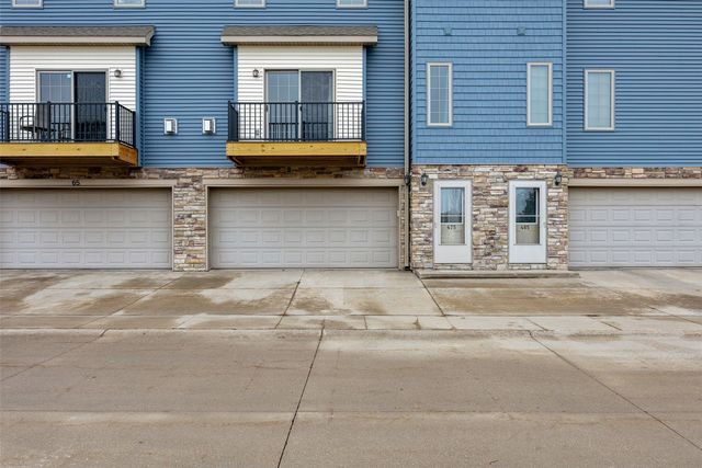 475 Glenmoor Place, North Liberty, IA 52317