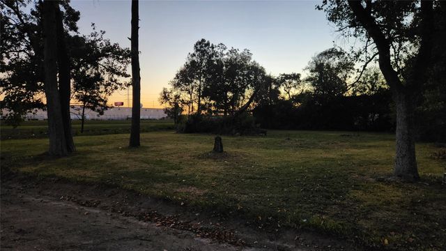 15607 Dowlwood Drive, Houston, TX 77032