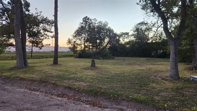 15607 Dowlwood Drive, Houston, TX 77032