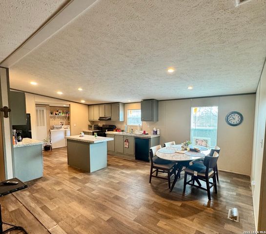 4858 Stanislaus, Adkins, TX 78101