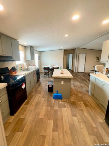 4858 Stanislaus, Adkins, TX 78101