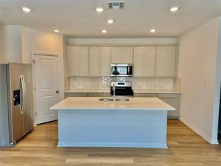 105 Osprey Chain, Cedar Creek, TX 78612