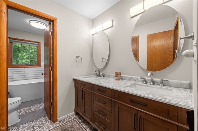 3819 Brainard Road, Woodmere, OH 44122