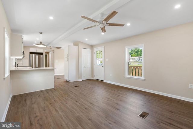 930 LAKEVIEW DR, Green Lane, PA 18054