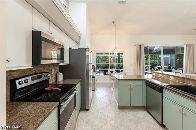 6769 Berwick PL, Naples, FL 34104