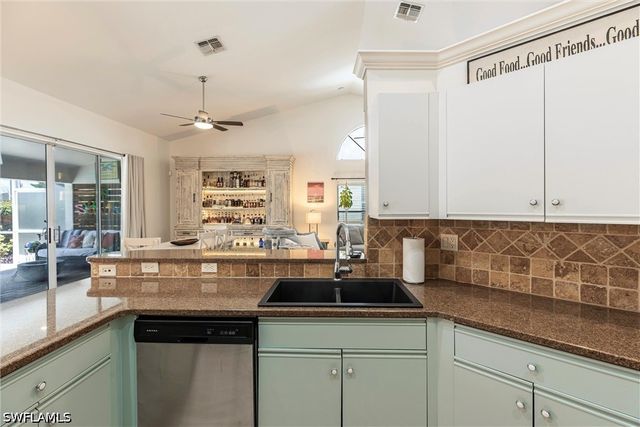 6769 Berwick PL, Naples, FL 34104