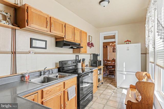 632 W MAIN ST, Palmyra, PA 17078