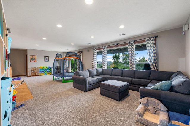1606 W Gail Jean Ln, Spokane, WA 99218