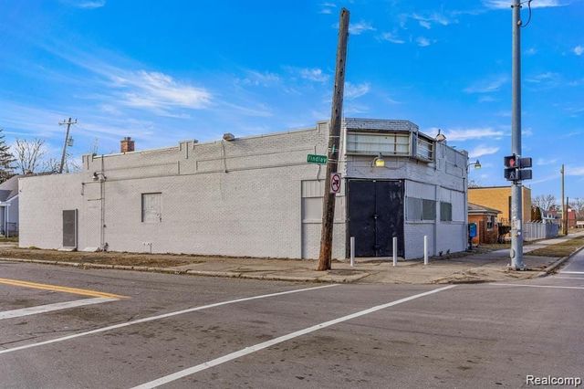 11901 Gunston Street, Detroit, MI 48205