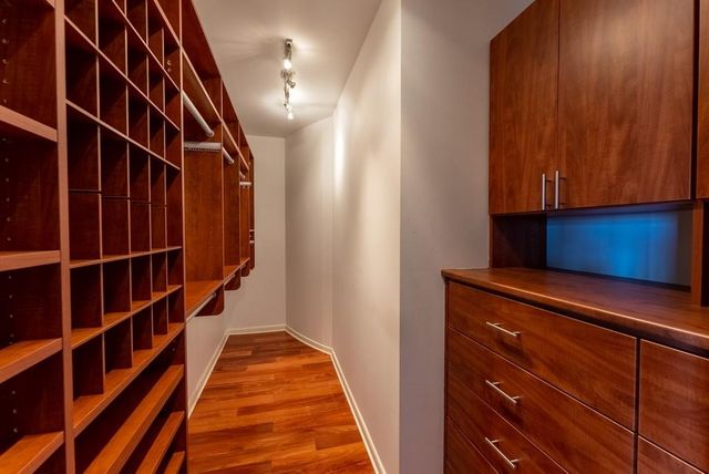 54 Rainey ST 1122, Austin, TX 78701