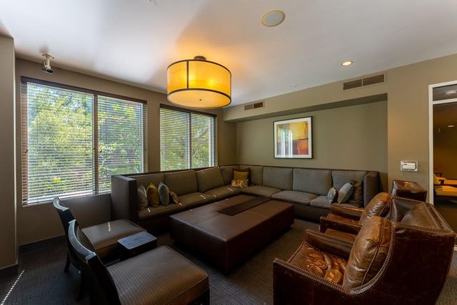 54 Rainey ST 1122, Austin, TX 78701