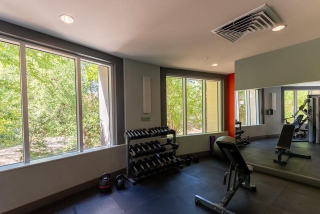 54 Rainey ST 1122, Austin, TX 78701