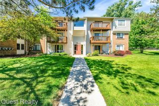 30028 W 12 Mile Road 27, Farmington, MI 48334