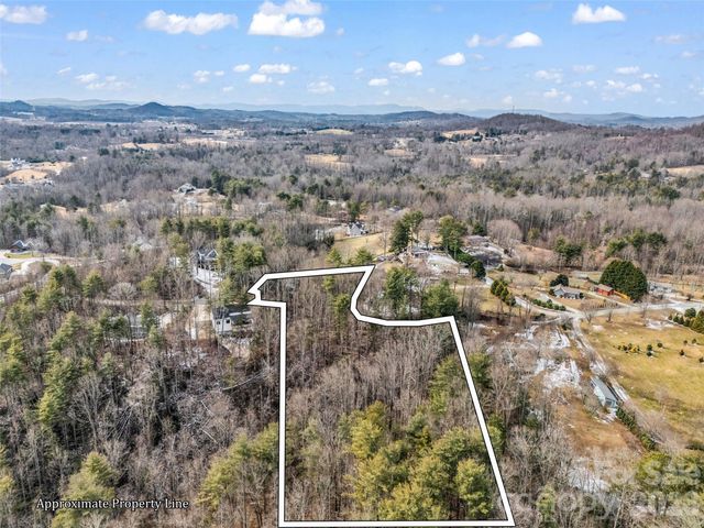 88 Summer Shade Court, Hendersonville, NC 28792