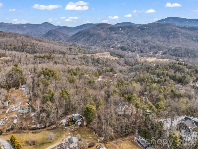 88 Summer Shade Court, Hendersonville, NC 28792