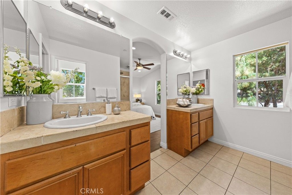 Image 25 of property listing at 40 Trailing Vine, Irvine, CA 92602