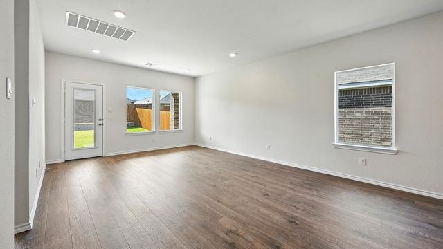 122 Pheasant Run, Terrell, TX 75160