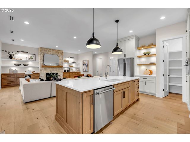 17716 Ne 25th Ct, Ridgefield, WA 98642