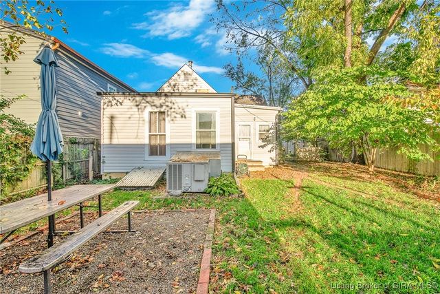 2124 E Oak Street, New Albany, IN 47150