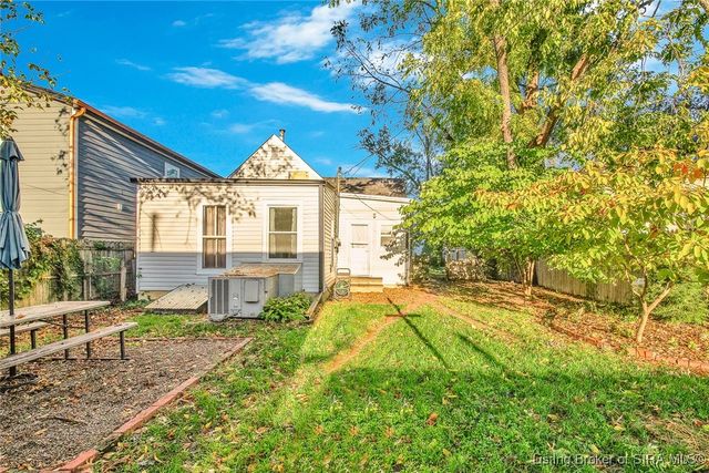 2124 E Oak Street, New Albany, IN 47150