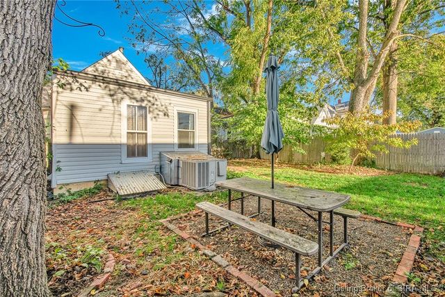 2124 E Oak Street, New Albany, IN 47150