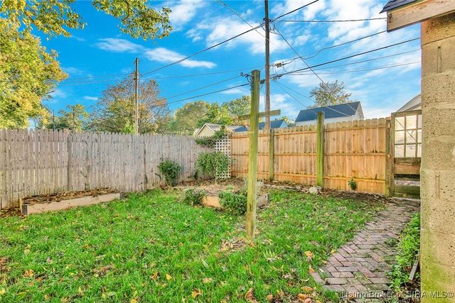 2124 E Oak Street, New Albany, IN 47150