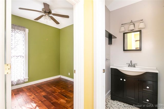 2124 E Oak Street, New Albany, IN 47150