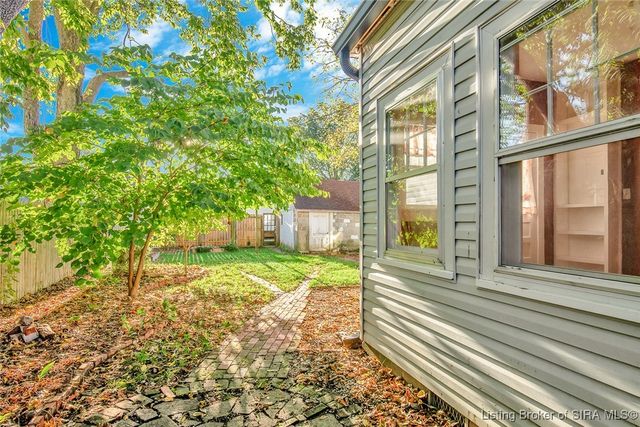 2124 E Oak Street, New Albany, IN 47150