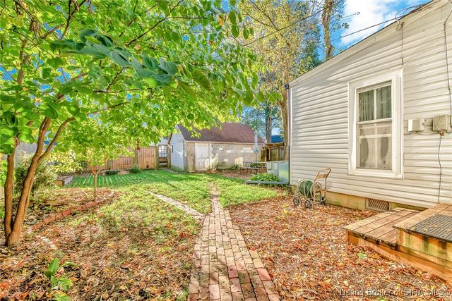 2124 E Oak Street, New Albany, IN 47150