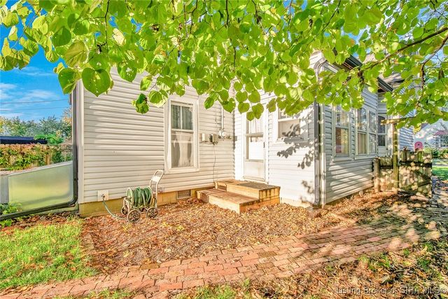 2124 E Oak Street, New Albany, IN 47150