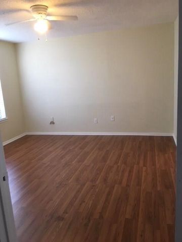 333 Melrose Drive 14C, Richardson, TX 75080