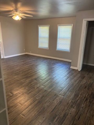 501 Center Street, Whitesboro, TX 76273