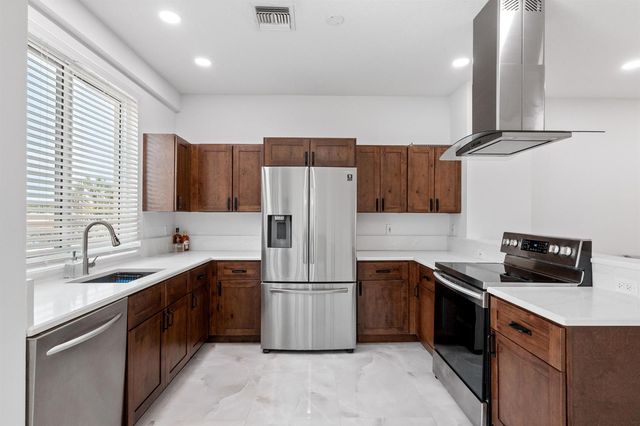 836 SE 20TH Avenue SE, Deerfield Beach, FL 33441