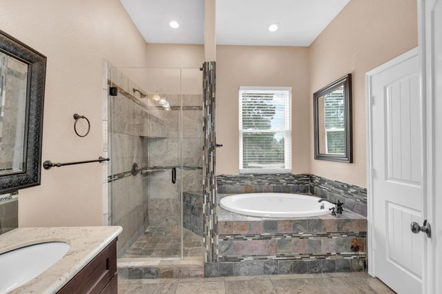 152 Lakeside DR, Bastrop, TX 78602