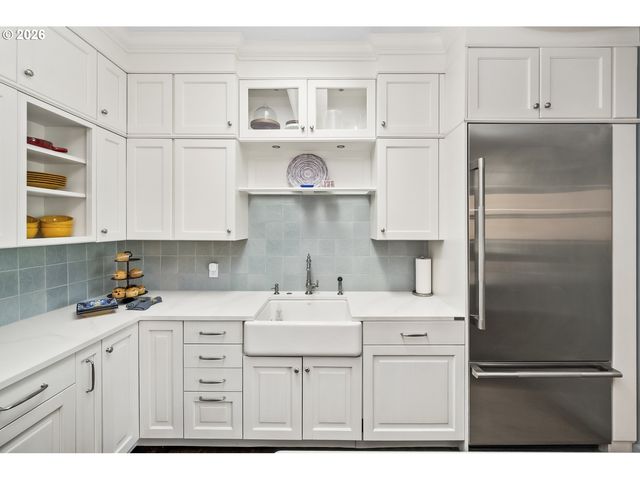 206 Ne 80TH Ave, Portland, OR 97213