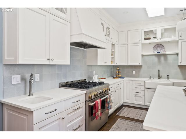 206 Ne 80TH Ave, Portland, OR 97213