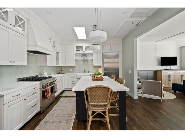 206 Ne 80TH Ave, Portland, OR 97213