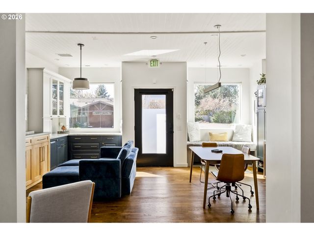 206 Ne 80TH Ave, Portland, OR 97213