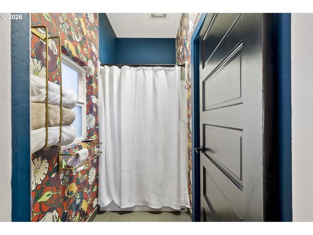 206 Ne 80TH Ave, Portland, OR 97213