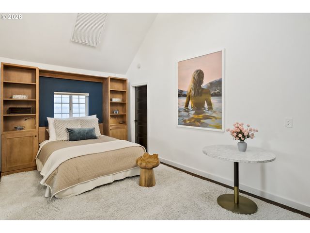 206 Ne 80TH Ave, Portland, OR 97213