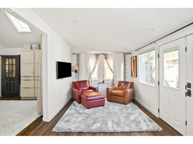 206 Ne 80TH Ave, Portland, OR 97213