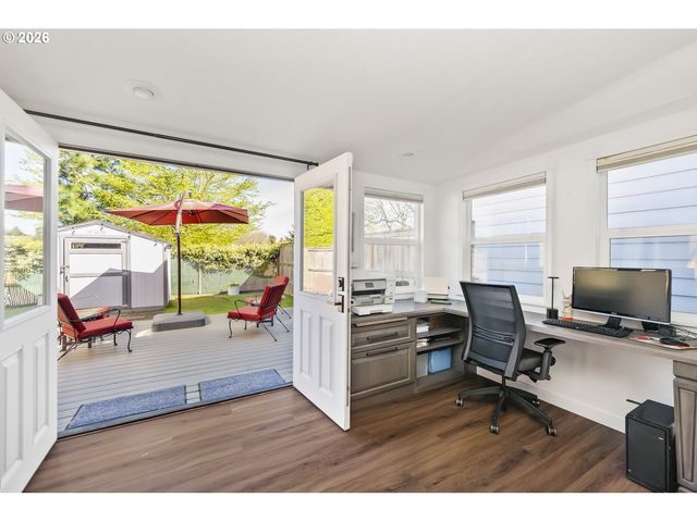 206 Ne 80TH Ave, Portland, OR 97213